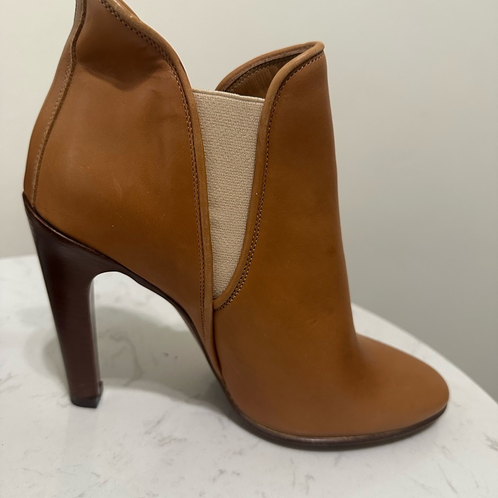 Elegant Tan Leather Ankle Boots